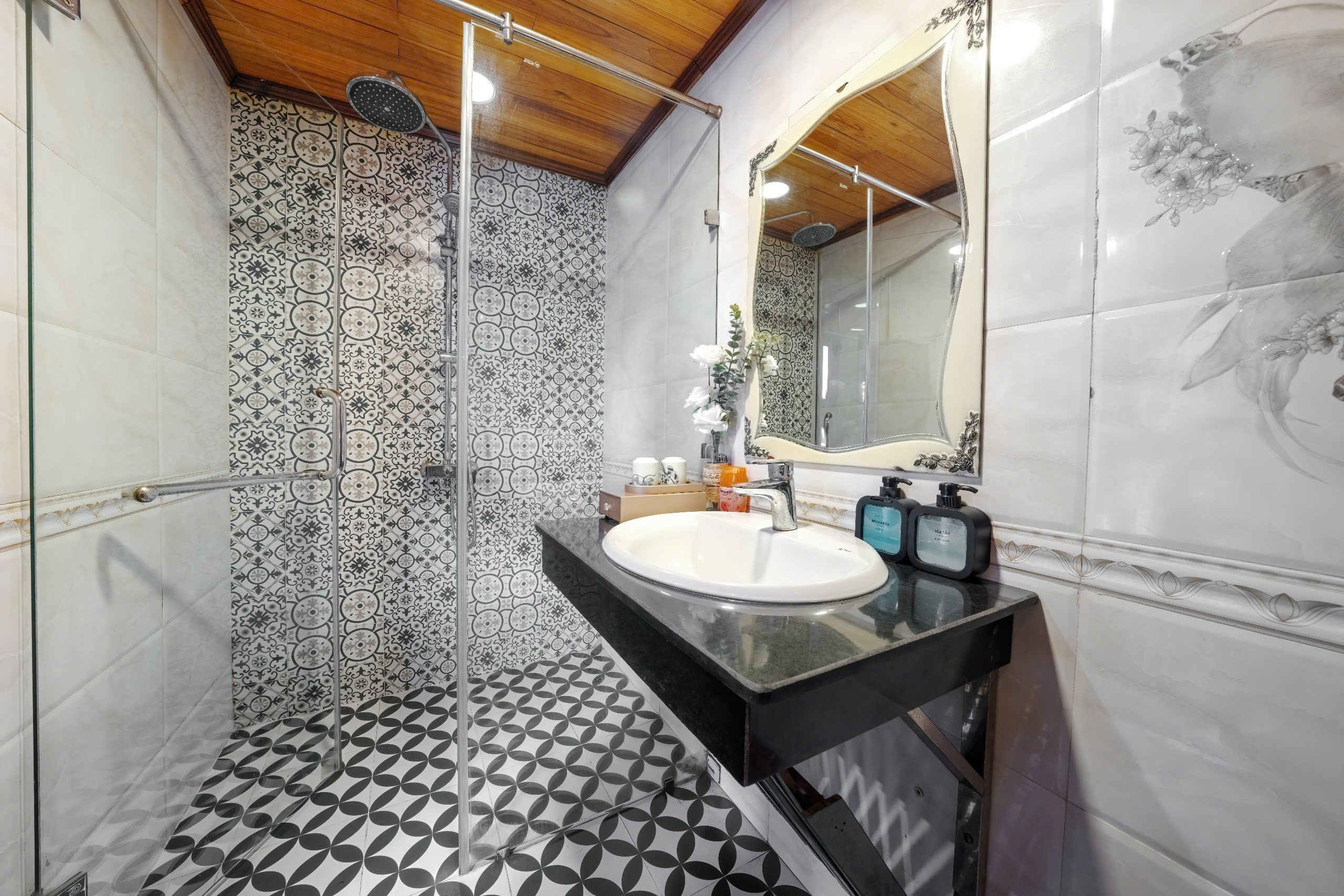 Enlarged gallery image